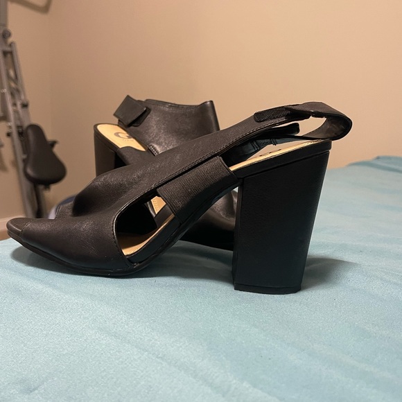 Brand new Gianni Bini sandals - Picture 3 of 4